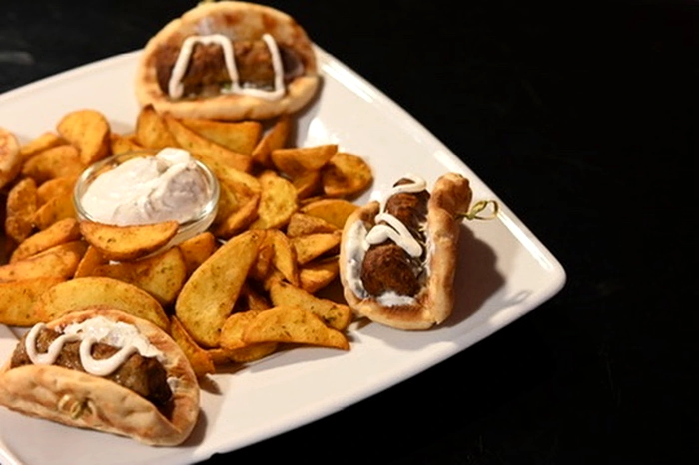 Πιάτο με snack και πατάτες
